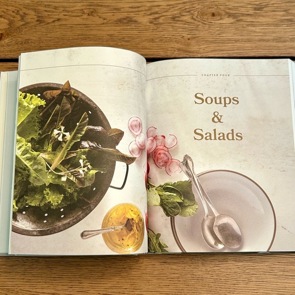 Magnolia Table Cookbook by Joanna Gaines - Picture 2 of 4